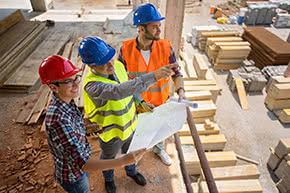 Berufshaftpflichtversicherung Bautechniker – Bautechniker auf der Baustelle