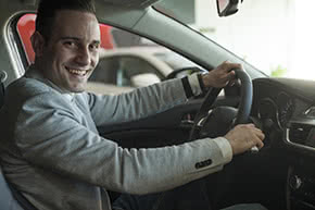 etriebshaftpflichtversicherung Fahrzeugüberführungen – Chauffeur im Autoe