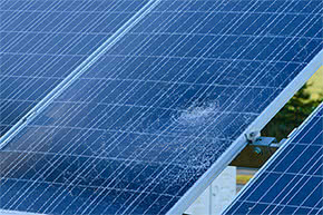 Photovoltaik-versicherung - Beschädigte Solar Panels